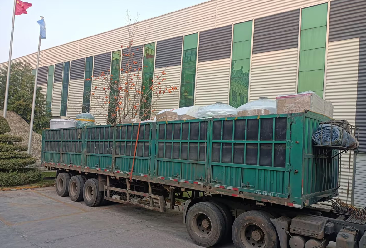 【川一公司】每小时40T软化水设备装车发往临沂市沂水县