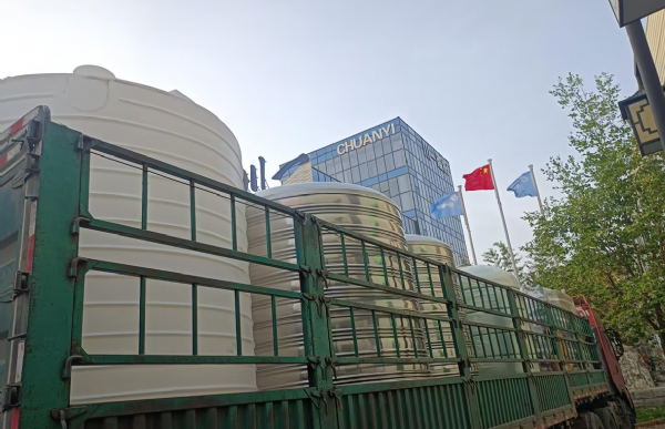 【川一公司】10T双级反渗透设备装车发往浙江宁波市