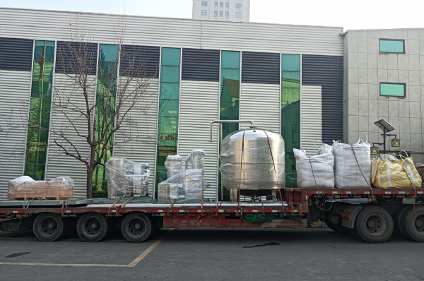 【川一股份】35T过滤设备装车发往青岛市崂山区