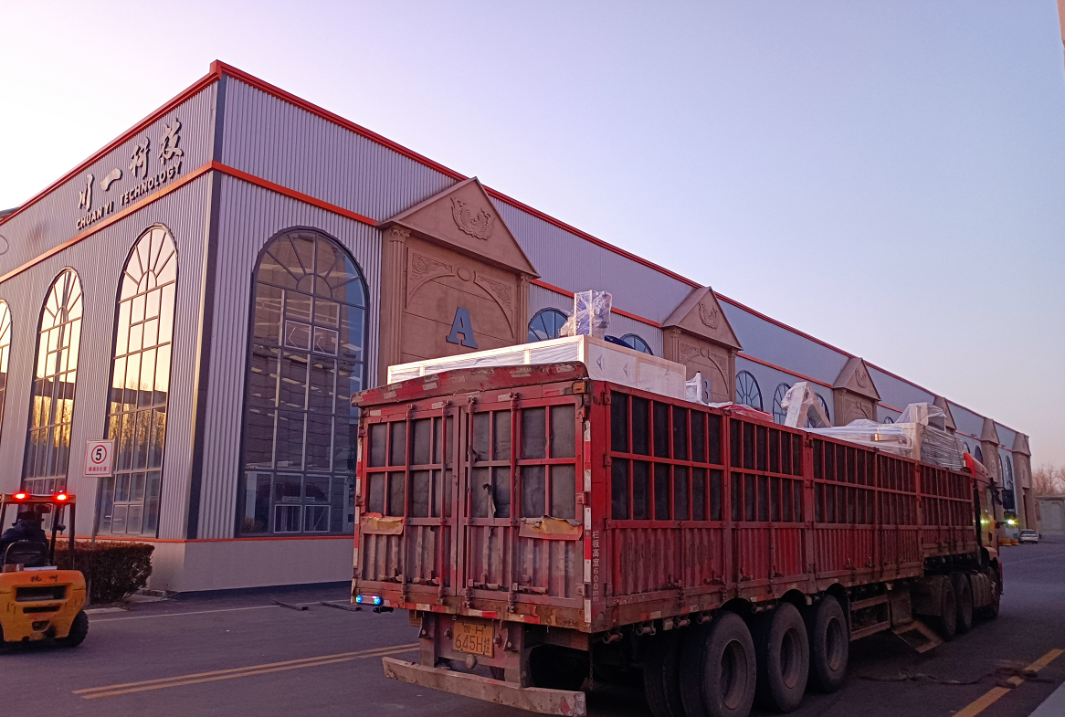 【川一股份】大桶水灌装线+小桶水灌装线水厂设备装车发往河南商丘市